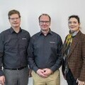 Managing Directors Pia Hobeck (right) and Horst Walther (left) welcome Edward Robinson to Naturinform.