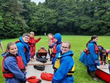 Tullochan Youth Group enjoy the outdoors at Loch Lomond with Blairvadach OEC