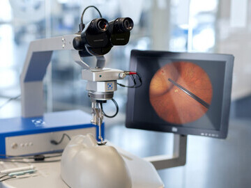 VRmagic Eyesi Surgical medical simulator