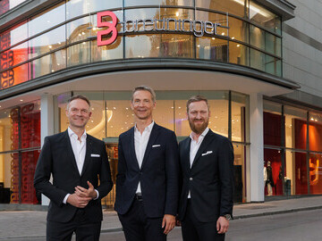Breuninger management duo at the Munich location René Weise and Alexander Entov with Breuninger CEO Holger Blecker (midpoint)