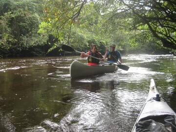 Reservists from 225 Medical Regiment (Glenrothes, Fife) canoeing down the Amazonian River Negro in Brazil.