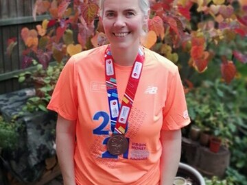 Helen McElhone with Virtual London Marathon finisher