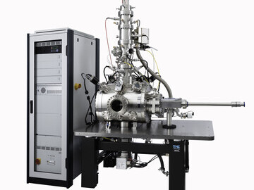 Photo of the Q-One single ion implantation system from Ionoptika - complete instrument.