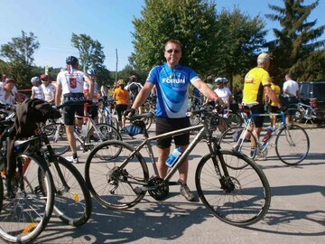 Paul Wadkin with his hybrid Rixe mountain bike