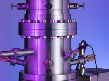 Photo of the Q-One single ion implantation system from Ionoptika – close up of the ion beam column.