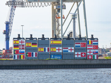 The eye-catching container installation in the Port of Hamburg forms the world