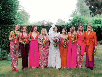 Frederike Gardiner with bridesmaids wearing Beatrice von Tresckow