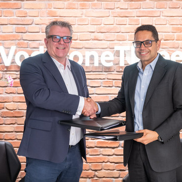 Nick Gliddon, Vodafone Business Business Director, and Vinay Singvi, TCS Head of UK & Ireland