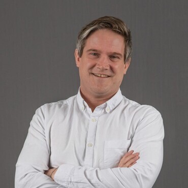 Photograph of Simon Jones