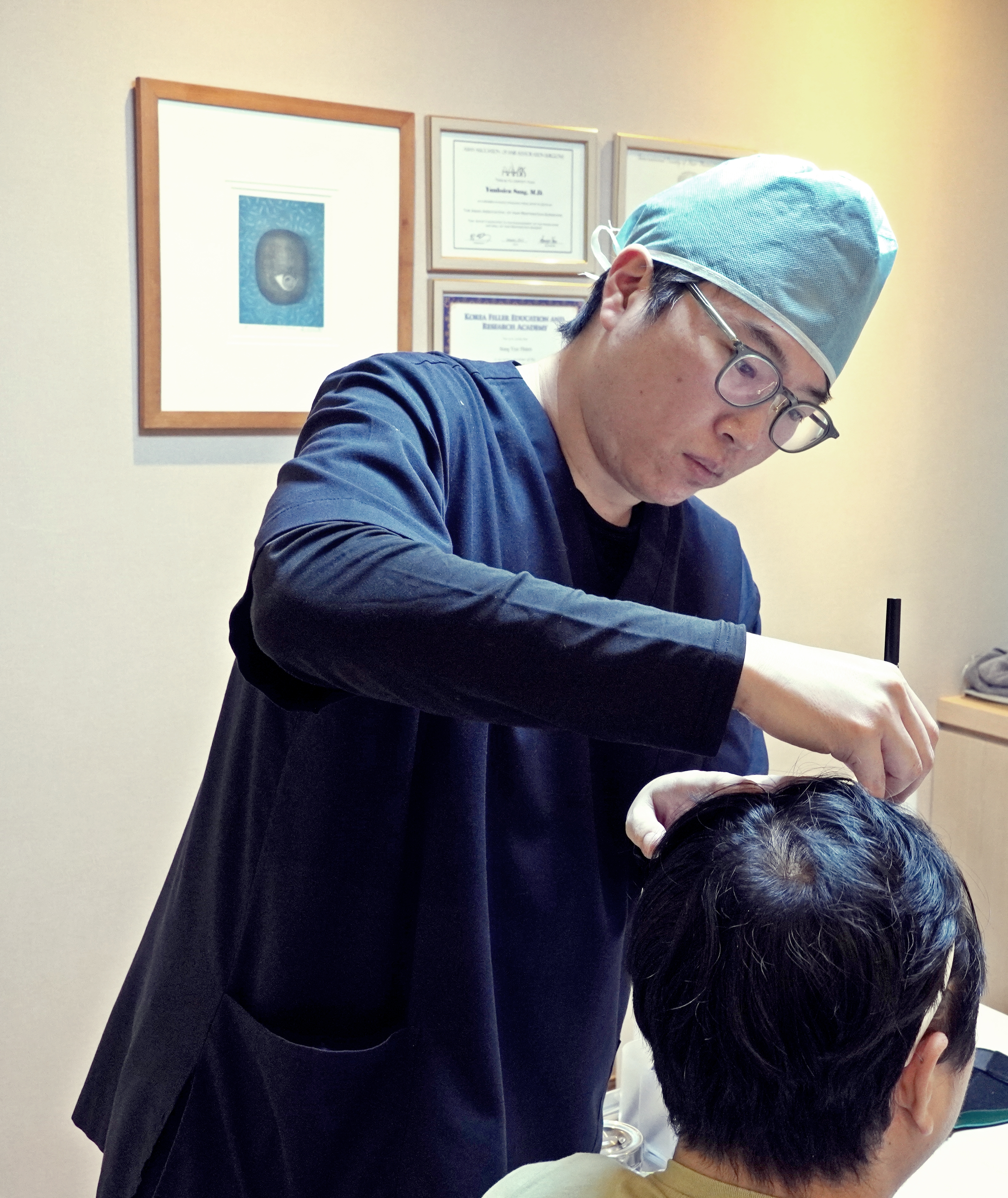  Advancements in Hair Transplant Technology: The Follicular Unit Extraction (FUE) Approach Presented by Motion Clinic 